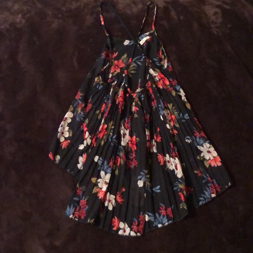 Cute Hollister too size small